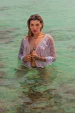 Escort Ibiza - MEGAN - Ibiza Tops