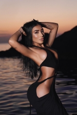 Escort Ibiza - MILU - Ibiza Tops
