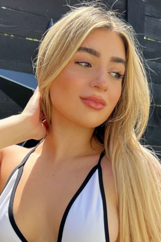 Escort Ibiza - NATASHA - Ibiza Tops Escort Ibiza - NATASHA - Ibiza Tops