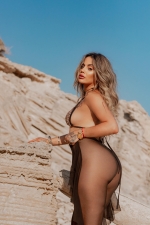 Escort Ibiza - LAURA - Ibiza Tops