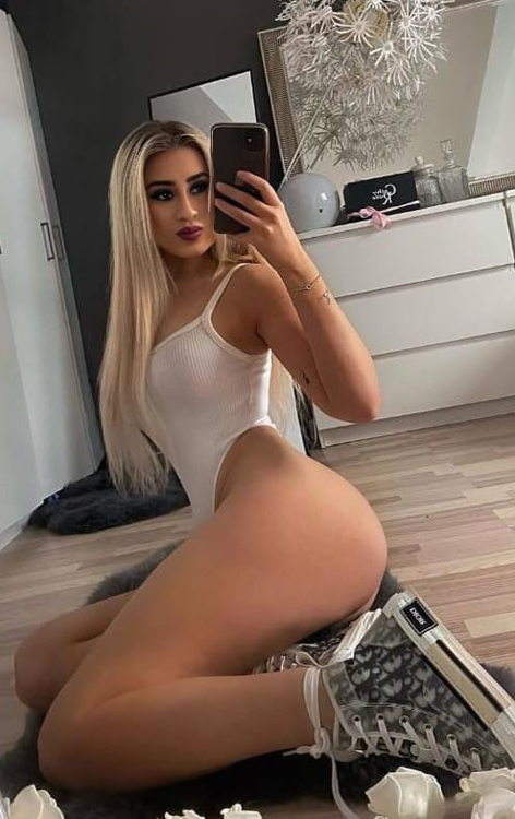 Escorts Ibiza - VANEZA