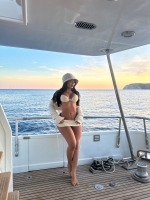 Escort Ibiza - MILU - Ibiza Tops