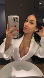 Escort Ibiza - ZOE - Ibiza Tops