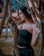 Escort Ibiza - KIM - Ibiza Tops