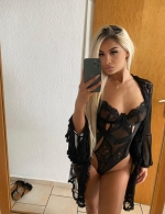 Escort Ibiza - RIANA - Ibiza Tops