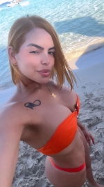 Escort Ibiza - MIA - Ibiza Tops
