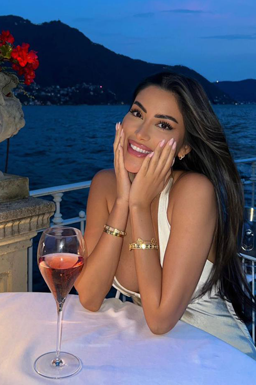 Escort Ibiza - KARINA - Ibiza Tops Escort Ibiza - KARINA - Ibiza Tops