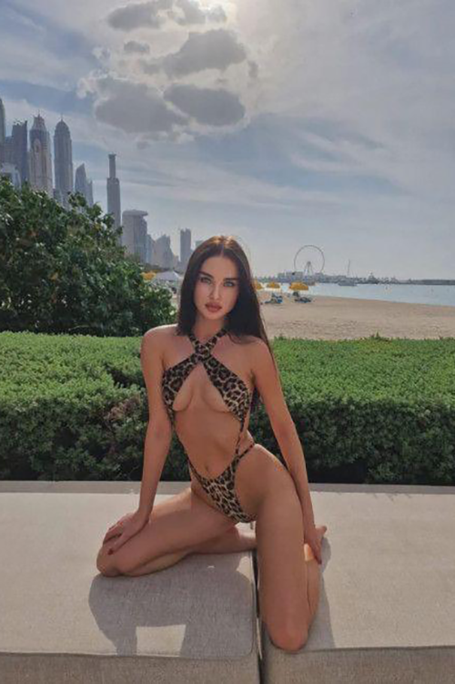 Escort Ibiza - ANA - Ibiza Tops