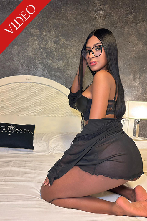 Escort Ibiza - KARLA - Ibiza Tops